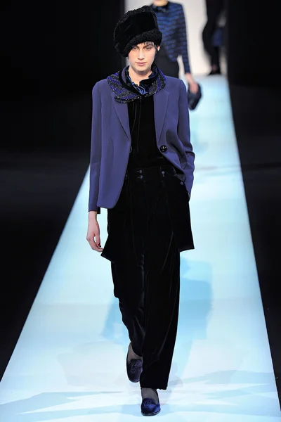 Look 25